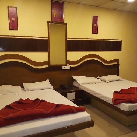 Hotel Diplomat Inn New Delhi Bagian luar foto