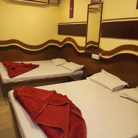 Hotel Diplomat Inn New Delhi Bagian luar foto