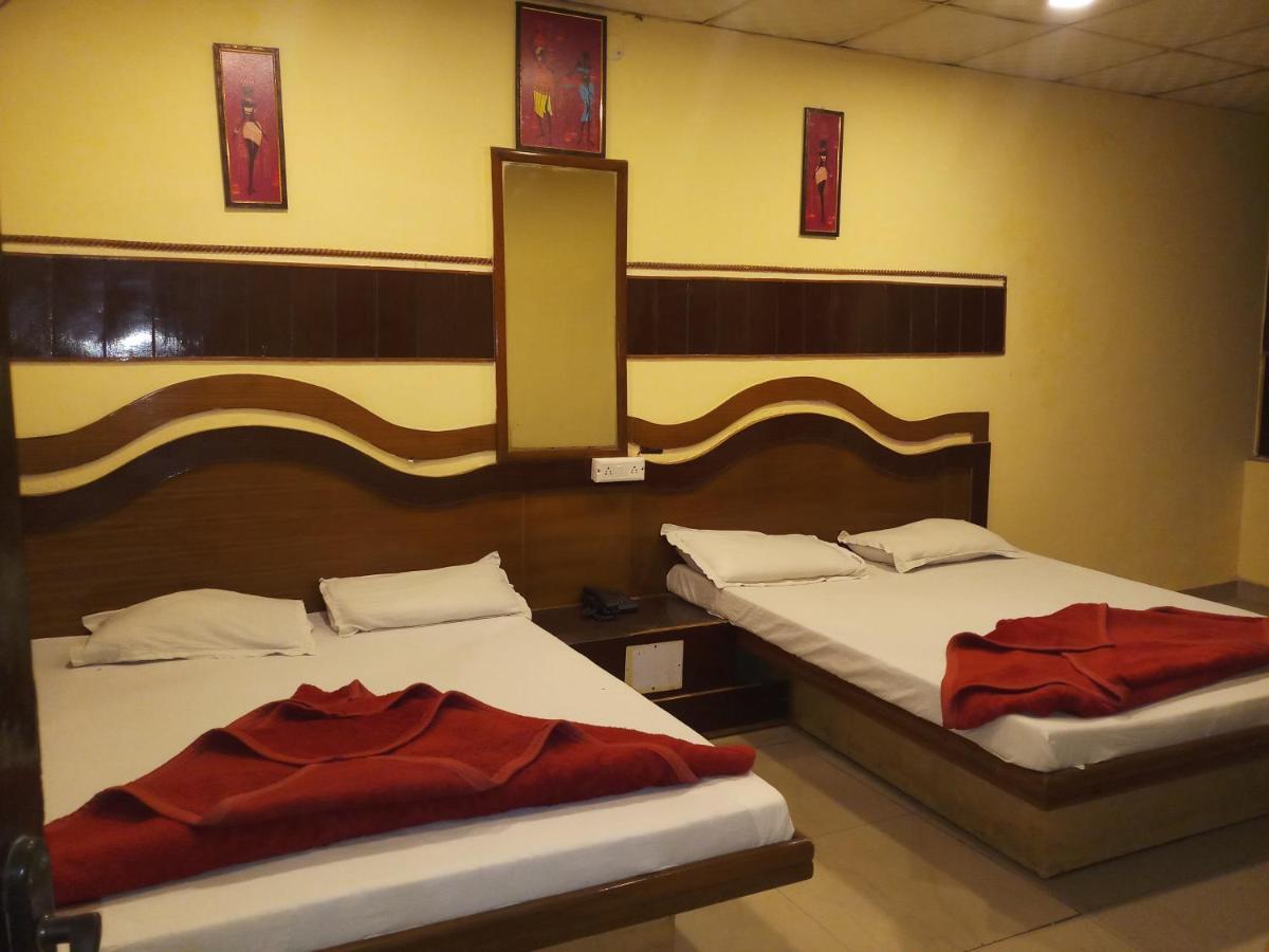 Hotel Diplomat Inn New Delhi Bagian luar foto