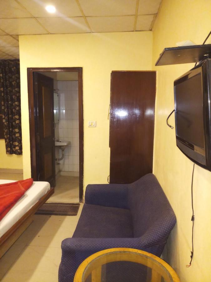 Hotel Diplomat Inn New Delhi Bagian luar foto