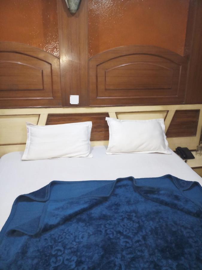 Hotel Diplomat Inn New Delhi Bagian luar foto