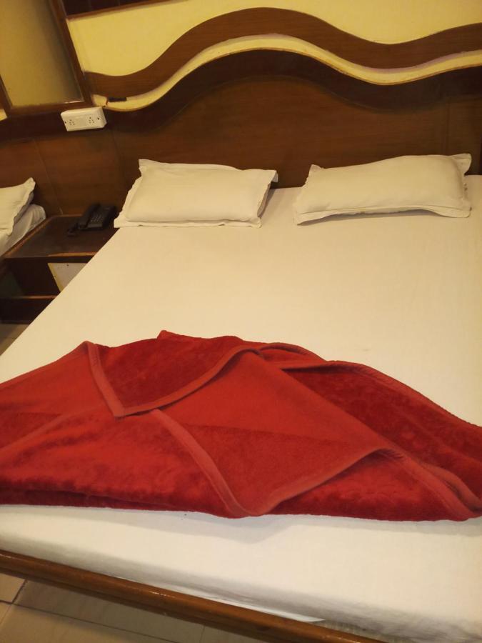 Hotel Diplomat Inn New Delhi Bagian luar foto