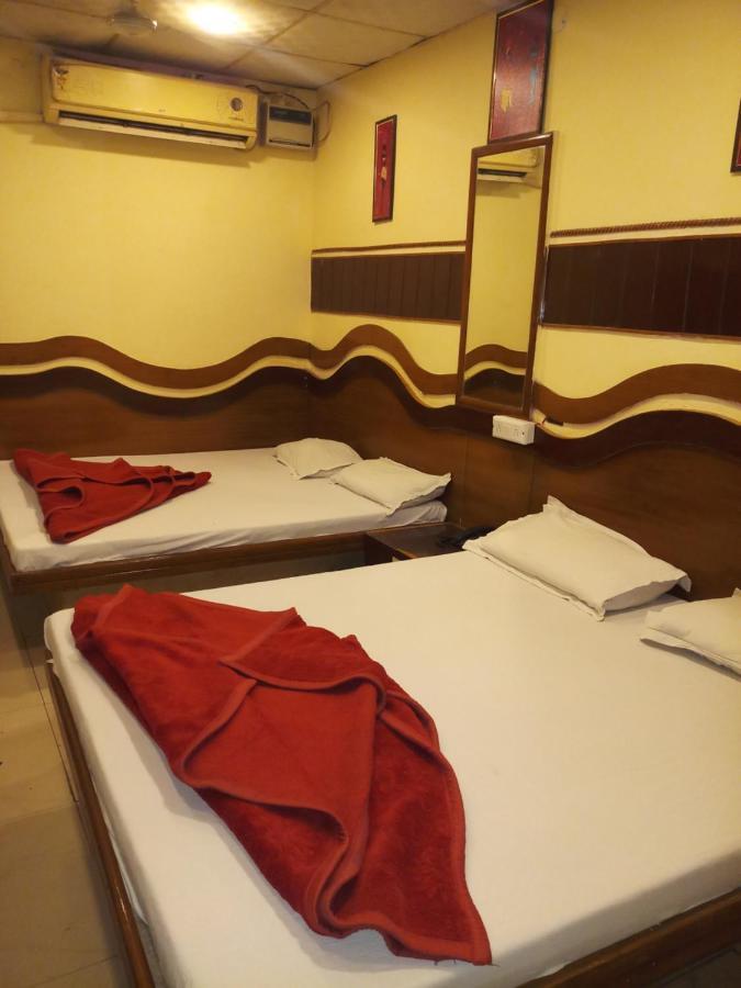 Hotel Diplomat Inn New Delhi Bagian luar foto